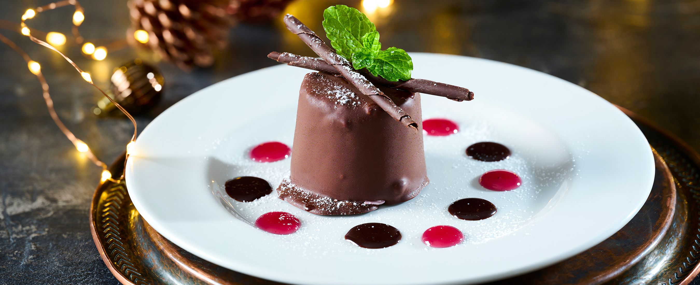 Boxing Day Lunch & Dinner at The Queen Of The Loch in Balloch
