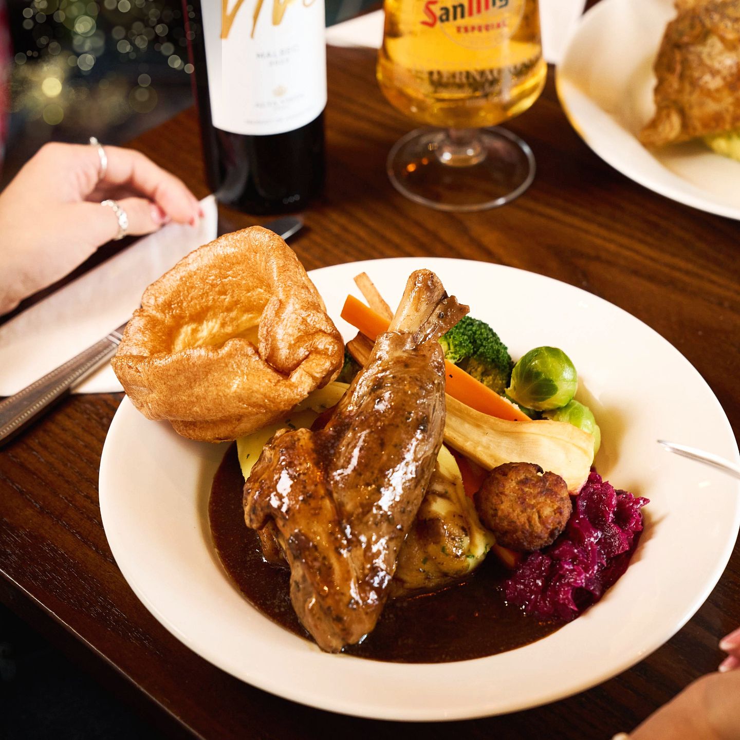 Christmas Day 2025 Lunch, Dinner & Dining at The Queen Of The Loch in Balloch
