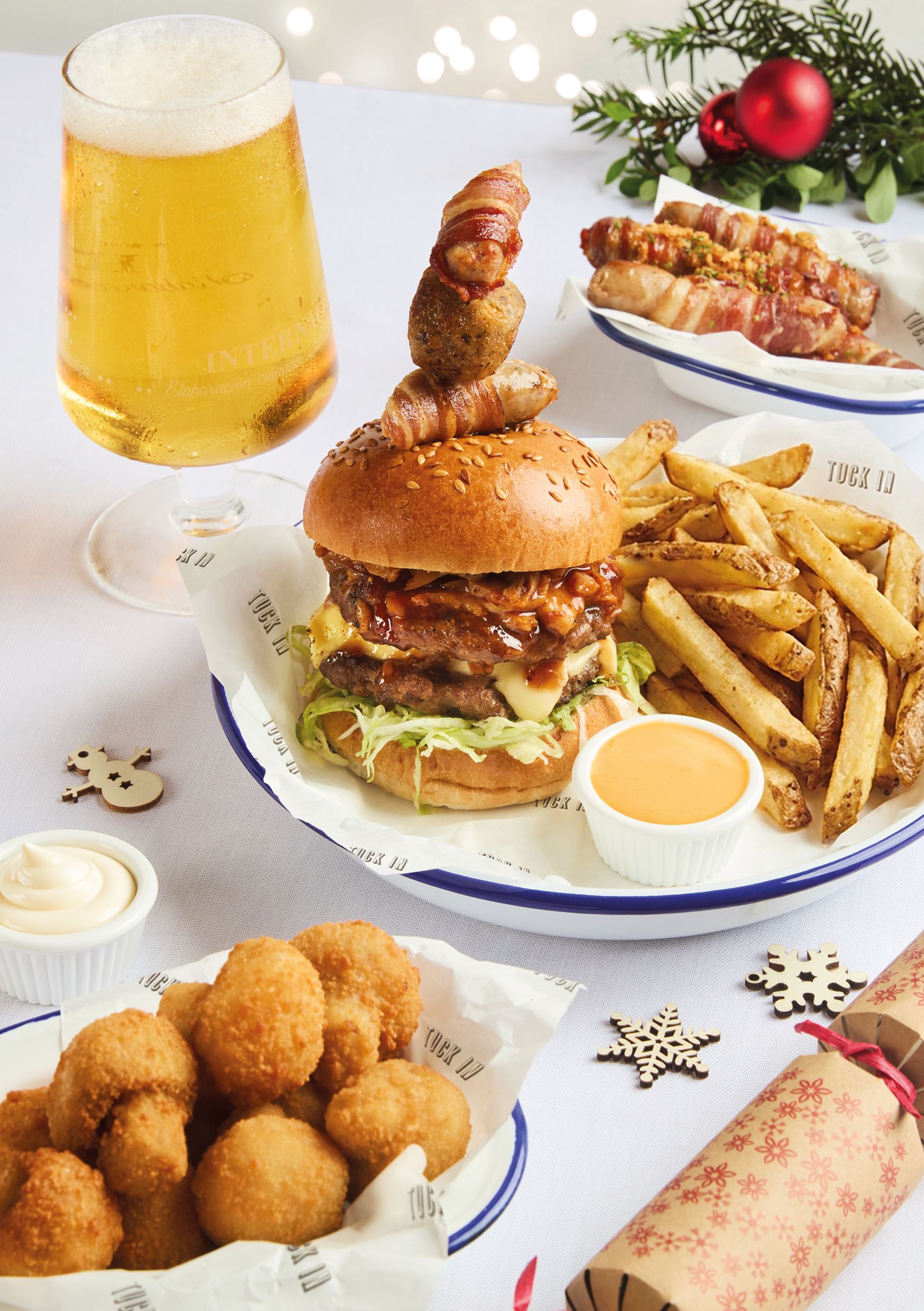 Festive Lunch & Dinner at The Queen Of The Loch in Balloch